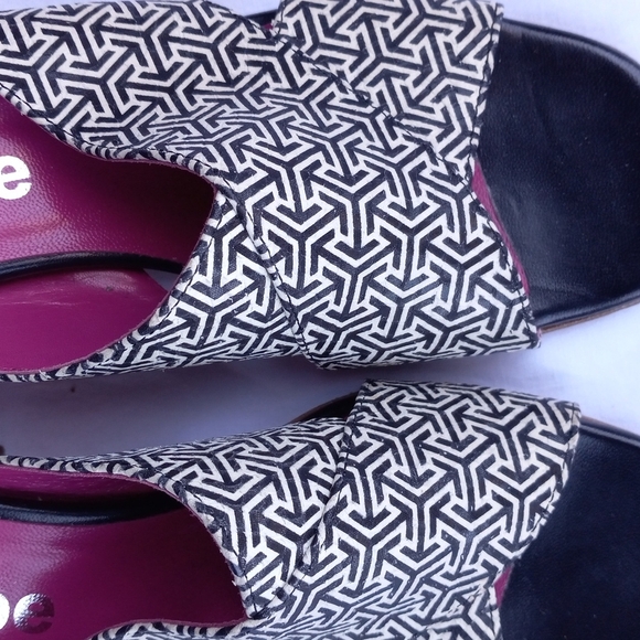 Le Babe Chunky Heel Slide in Shoes - Picture 3 of 10